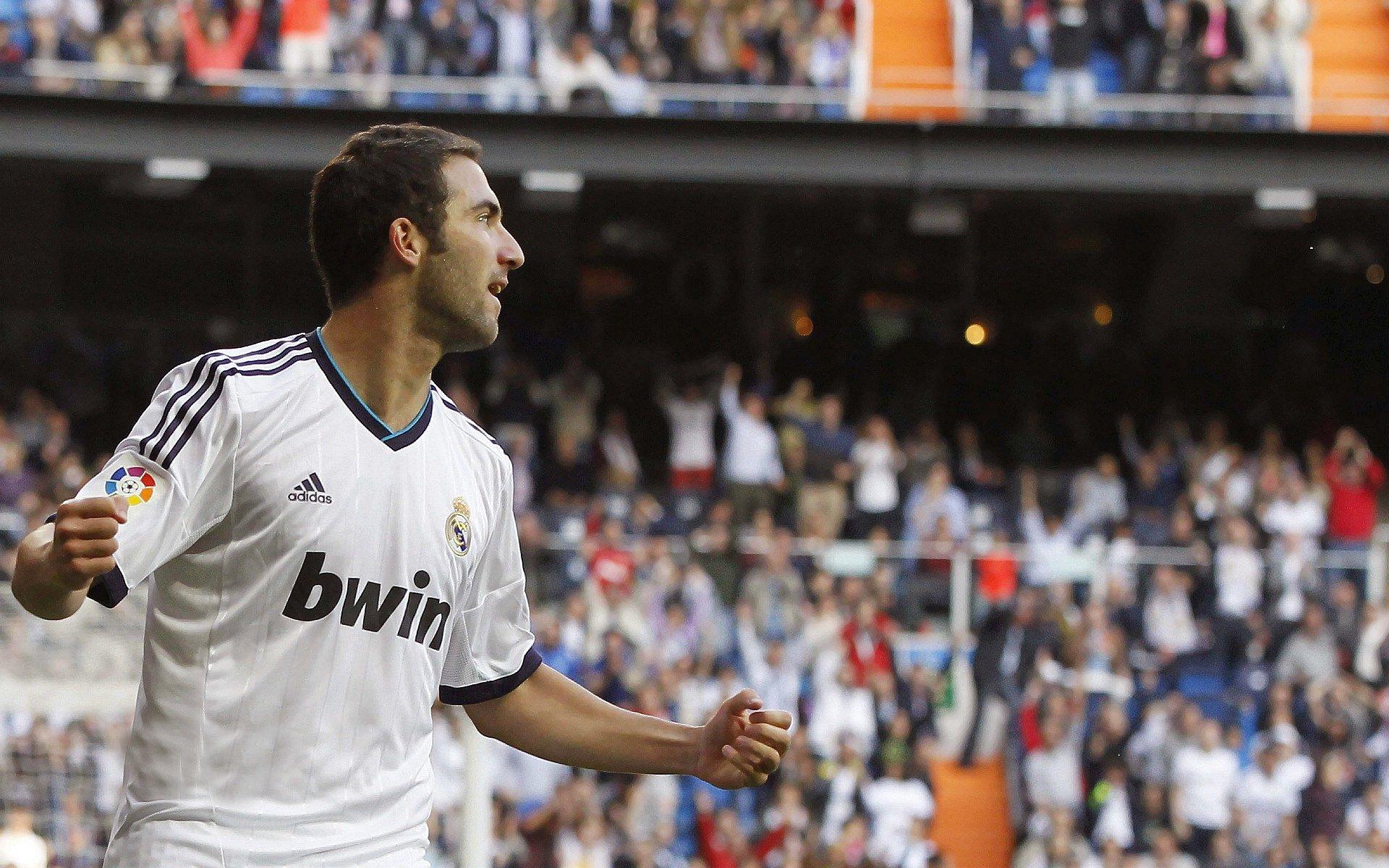 冷静头脑与强大气场，舒梅切尔入选英超名人堂，诠释门将的传奇定义