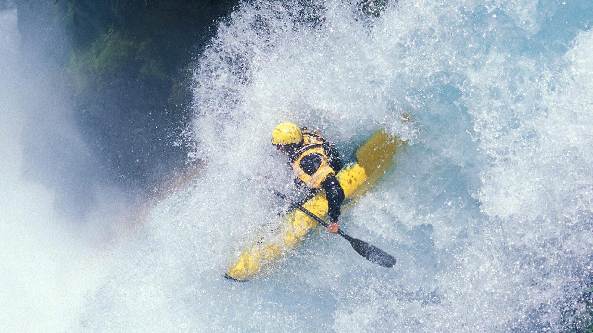 冰球赛场上的奇迹，成千上万毛绒玩具温暖了每一位儿童的心灵